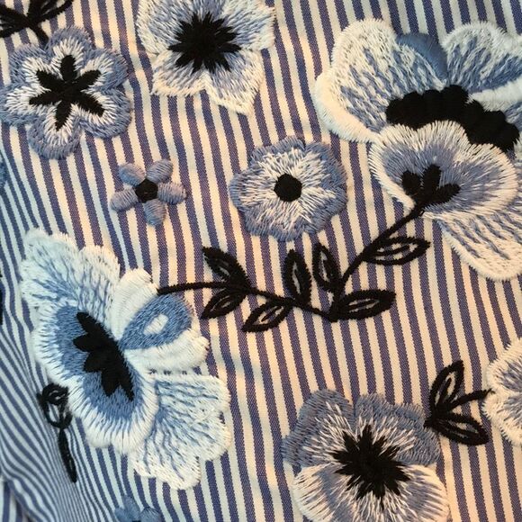 Halogen Blue White Striped Embroidered Shirt Sz XS - Picture 7 of 9